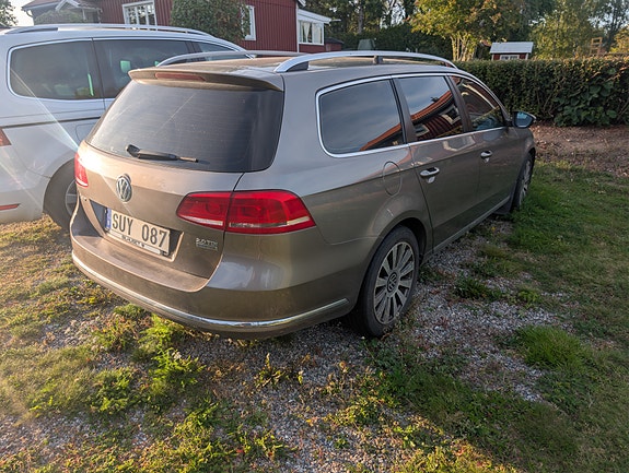 Volkswagen Passat 4 of 10