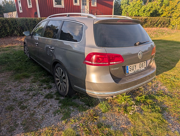 Volkswagen Passat 5 of 10