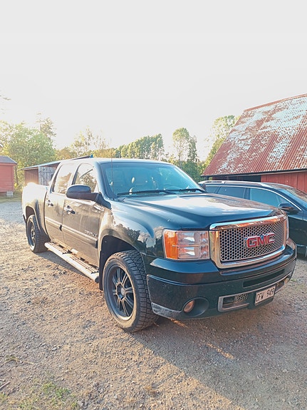 GMC Sierra 4 of 7