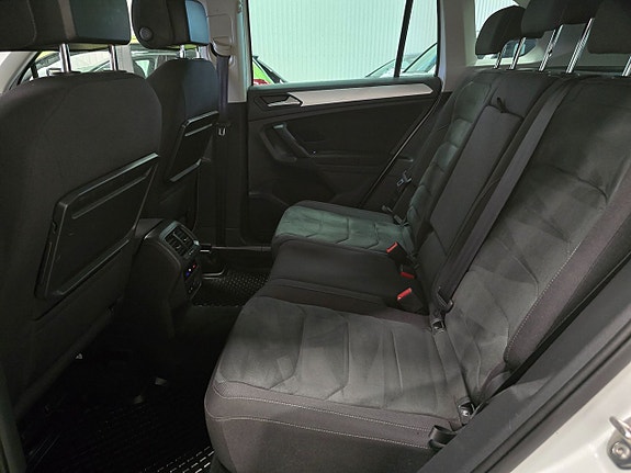 Volkswagen Tiguan 14 of 30