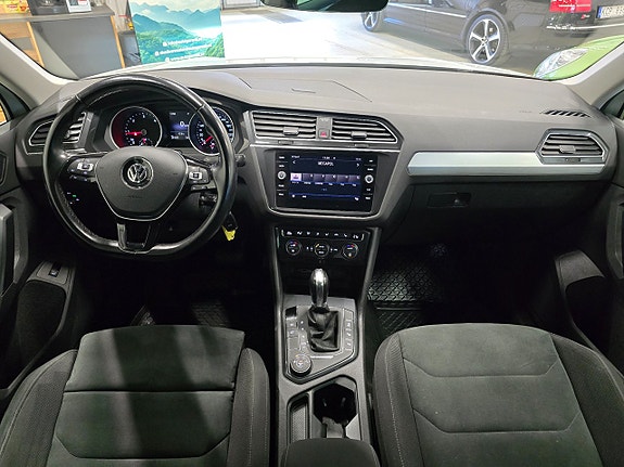 Volkswagen Tiguan 16 of 30