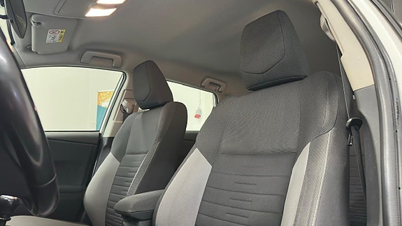 Toyota Auris 11 of 27