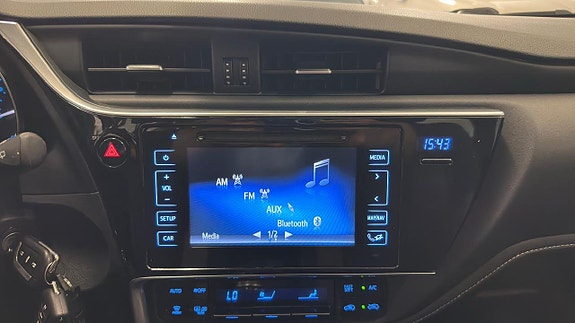 Toyota Auris 22 of 27