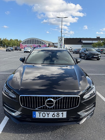 Volvo S90 2 of 11