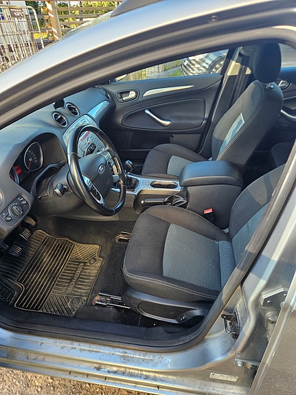 Ford Mondeo 2 of 6