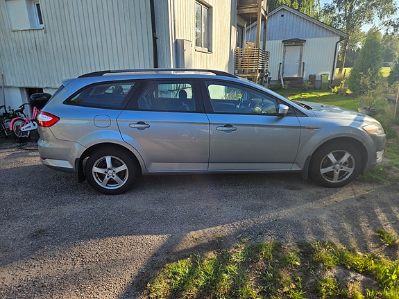 Ford Mondeo 4 of 6