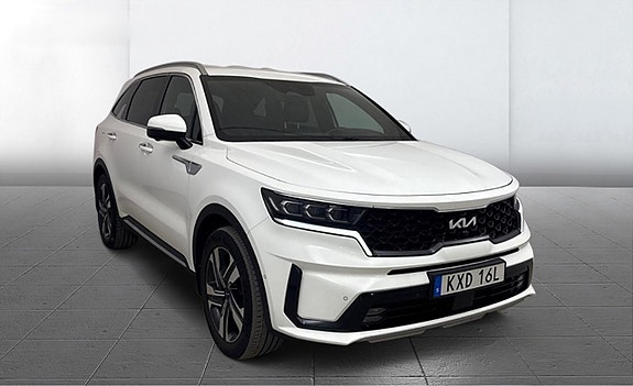 Kia Sorento 3 of 16