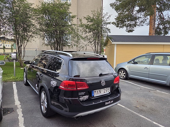 Volkswagen Passat Alltrack 6 of 9