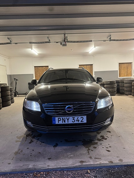 Volvo V70 3 of 15