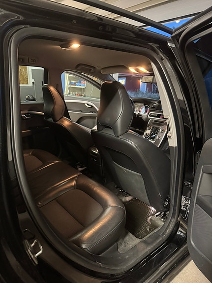 Volvo V70 10 of 15