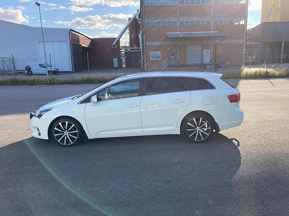 Toyota Avensis 8 of 21