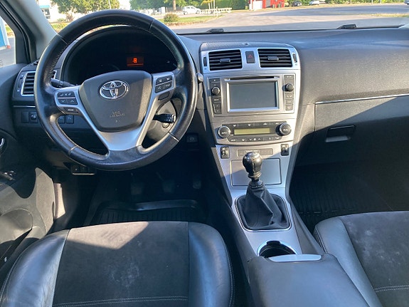 Toyota Avensis 14 of 21
