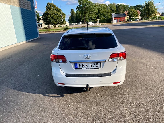 Toyota Avensis 6 of 21