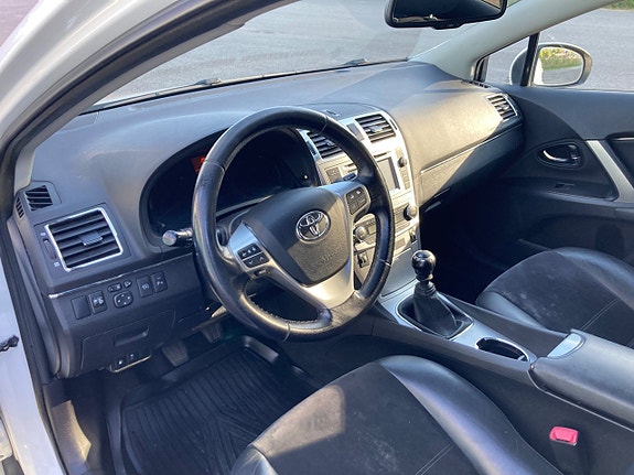 Toyota Avensis 17 of 21