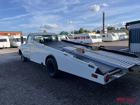 Chevrolet C30 4 of 17