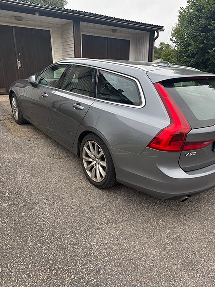 Volvo V90 2 of 4