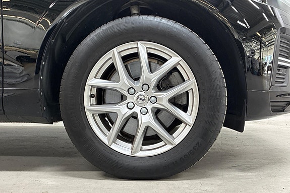 Volvo XC60 11 of 25
