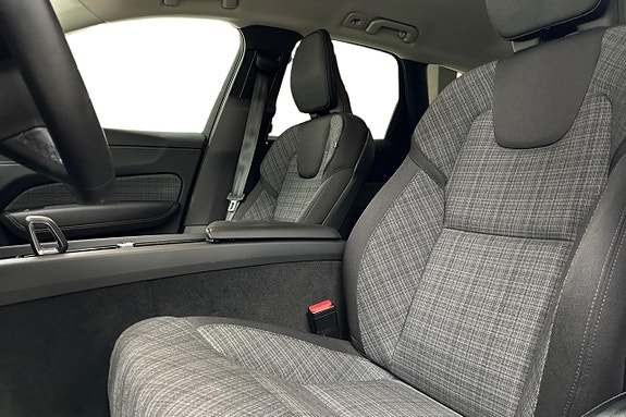 Volvo XC60 13 of 25