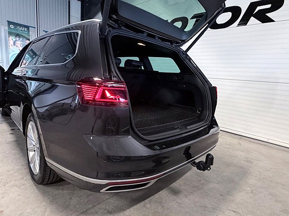 Volkswagen Passat 7 of 18