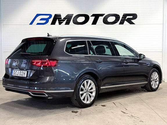 Volkswagen Passat 6 of 18