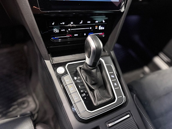 Volkswagen Passat 10 of 18