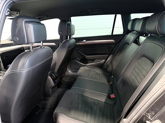 Volkswagen Passat 12 of 18