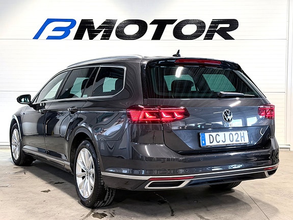 Volkswagen Passat 5 of 18