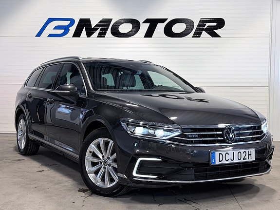 Volkswagen Passat 2 of 18
