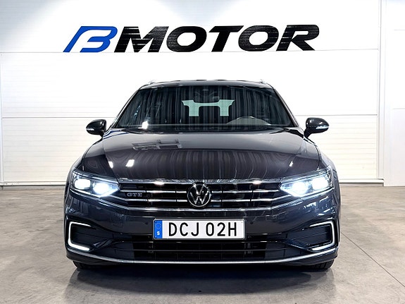 Volkswagen Passat 3 of 18