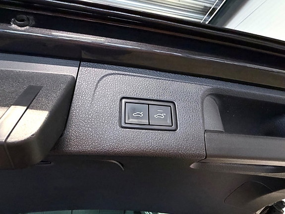 Volkswagen Passat 15 of 18