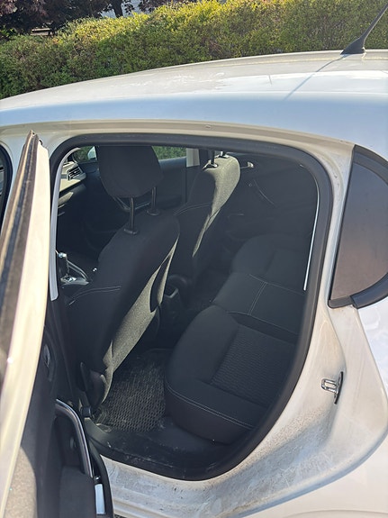 Peugeot 208 8 of 8