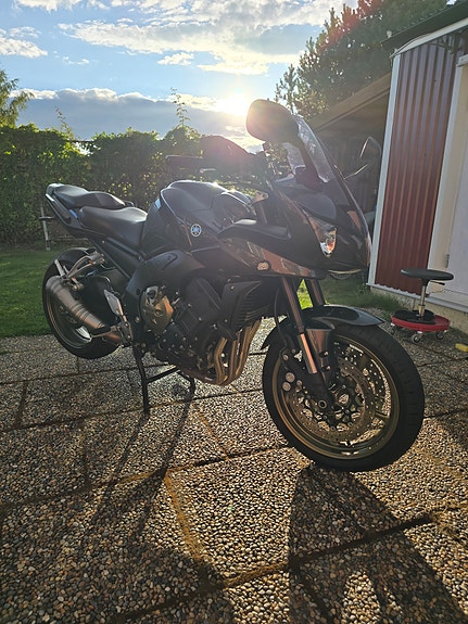 Yamaha FZ1-S (LÅGA MIL, VÄLVÅRDAD) 2 of 9