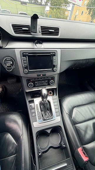 Volkswagen Passat 3 of 5