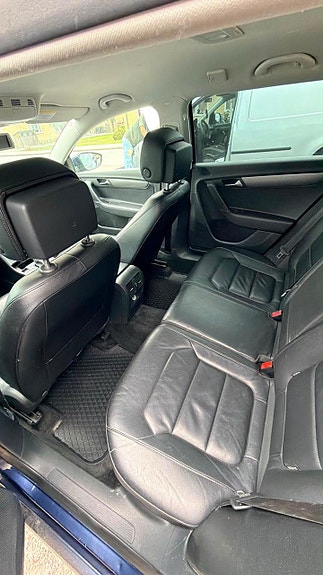 Volkswagen Passat 2 of 5
