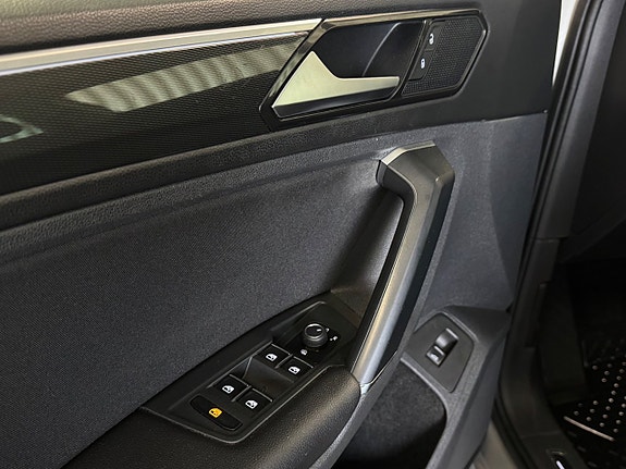 Volkswagen Tiguan 17 of 25