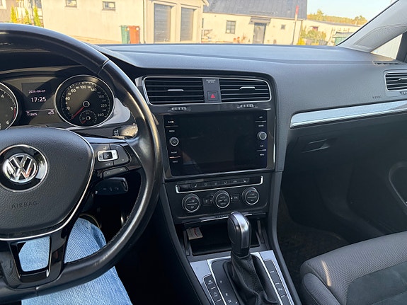 Volkswagen Golf Alltrack 4 of 8