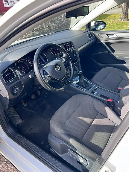 Volkswagen Golf VII 6 of 7