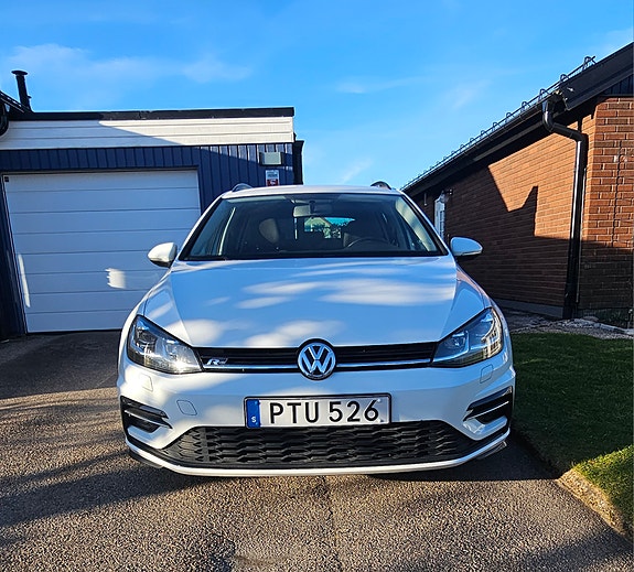 Volkswagen Golf VII 3 of 7