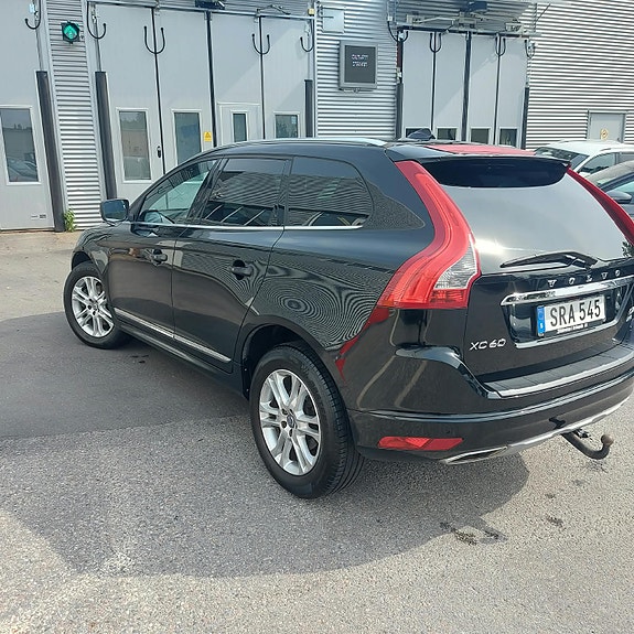Volvo XC60 4 of 9