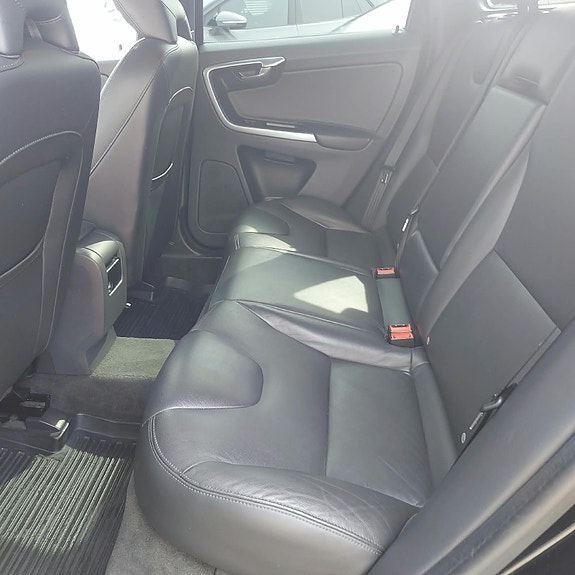 Volvo XC60 9 of 9