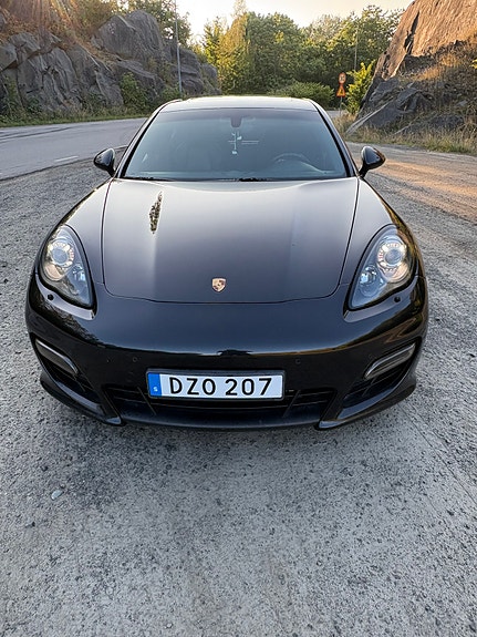 Porsche Panamera GTS 5 of 10