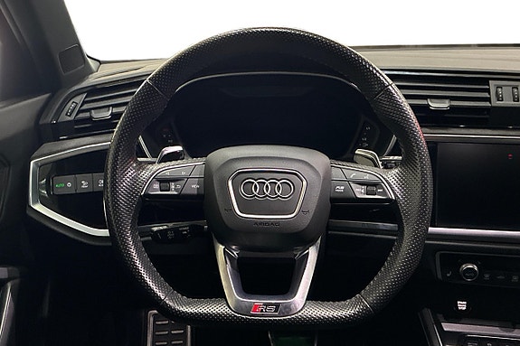 Audi Q3 16 of 28