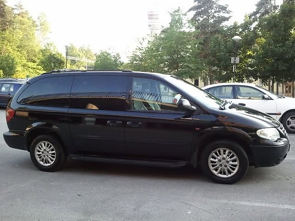Chrysler Grand Voyager 2 of 8