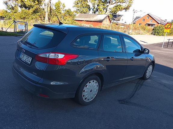 Ford Focus 5 of 6