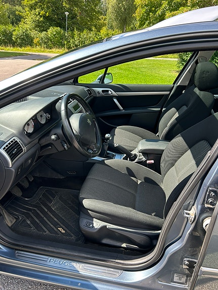 Peugeot 407 4 of 10