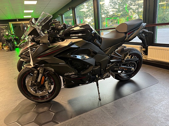 Kawasaki Ninja 1100 SX SE 3 of 3