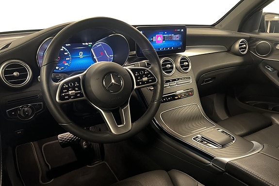 Mercedes-Benz GLC300 de 2 of 5
