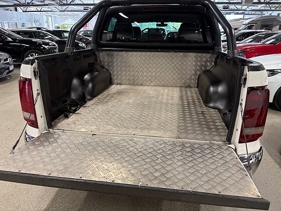Volkswagen Amarok 10 of 11
