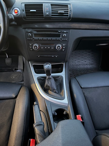 BMW 120i 4 of 5