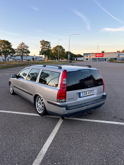 Volvo V70 3 of 15